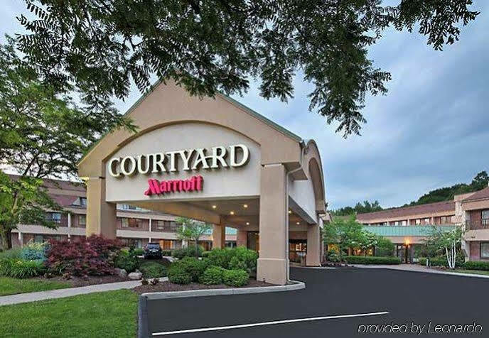 Courtyard Hartford Cromwell Hotel Exterior photo